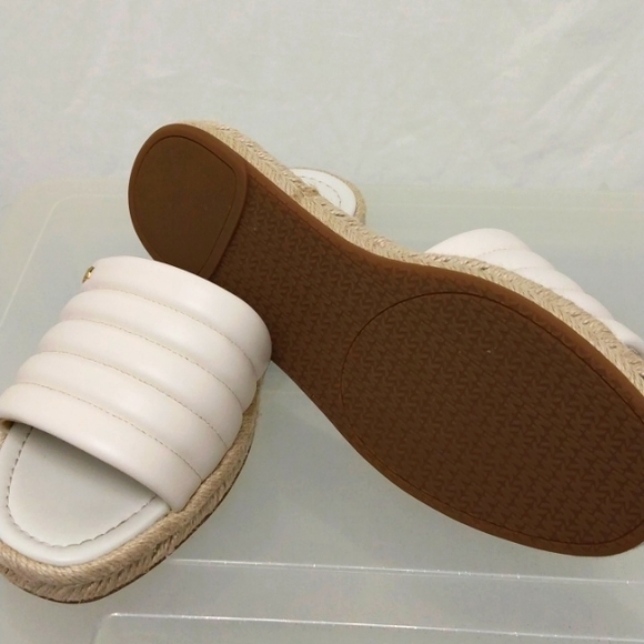 NWOT- Michael Kors Quilted Slides- 9 - Picture 6 of 11